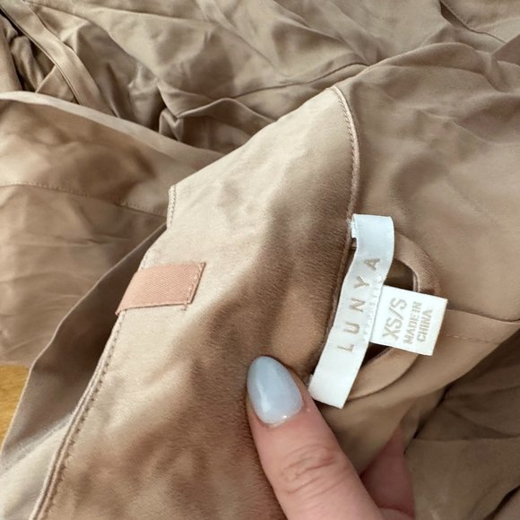 Lunya Washable Silk Robe XS/S Otium Tan Self Tie Belt Hypoallergenic Sleepwear - Picture 3 of 9